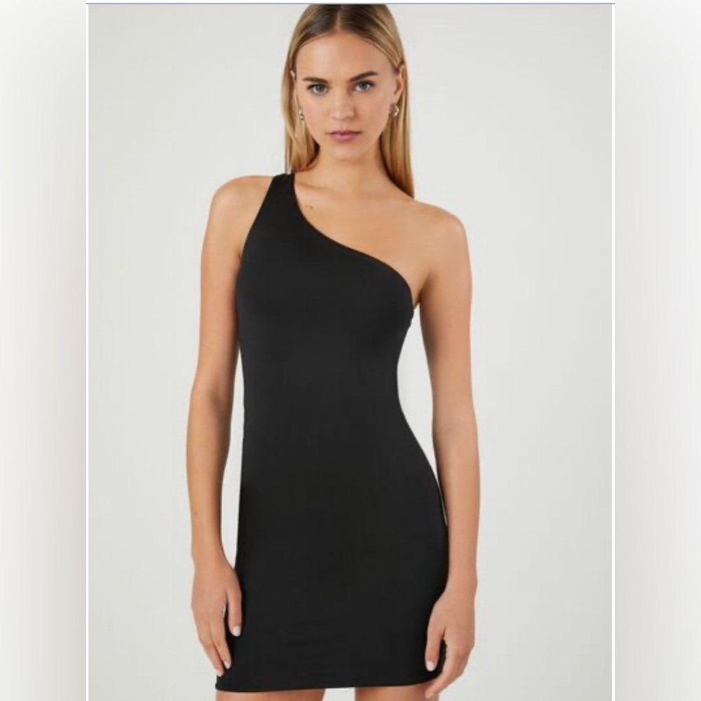 Elegant Black One-Shoulder Dress